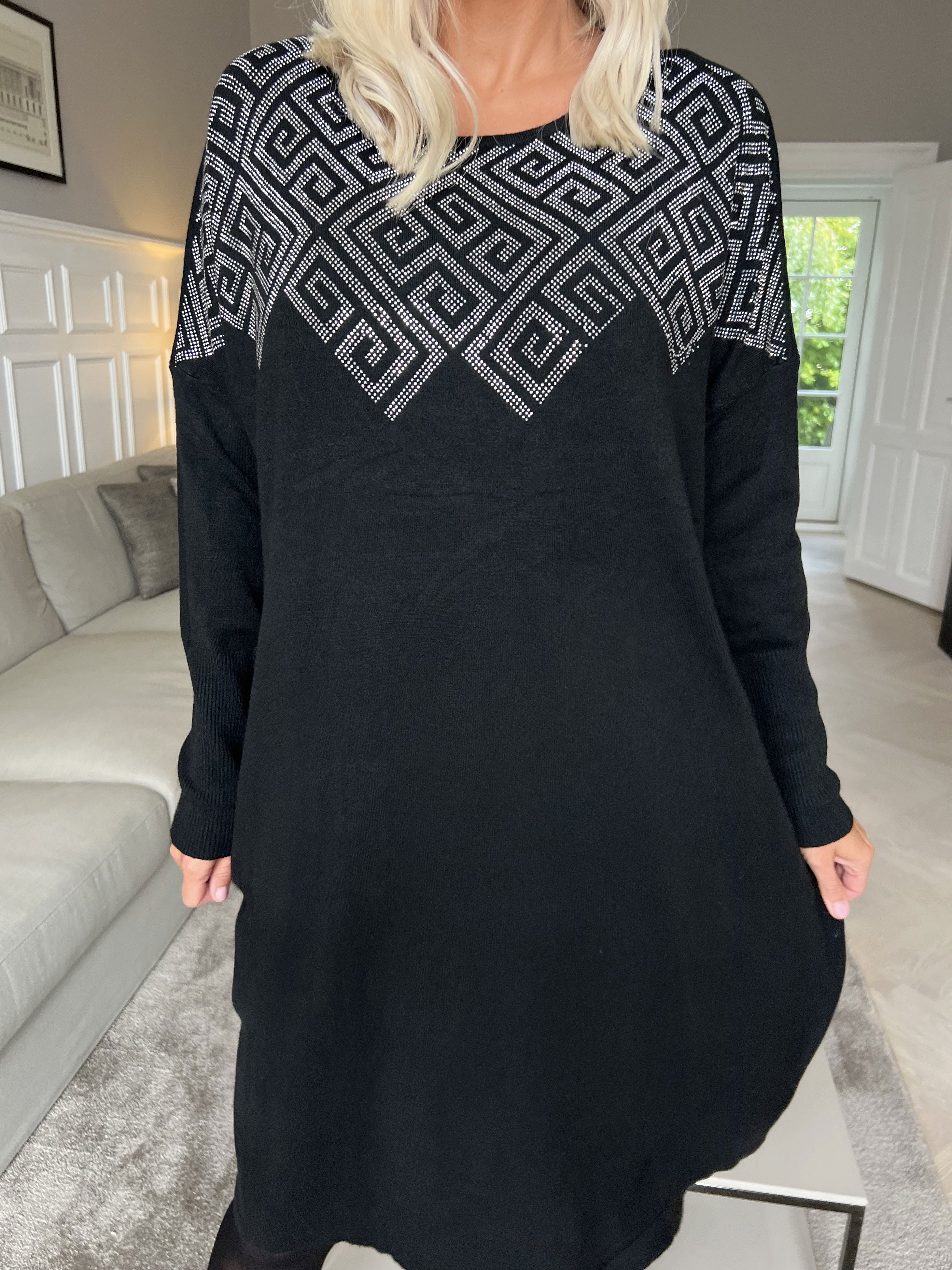 Luna - Mjuk stickad plus size klänning med strass